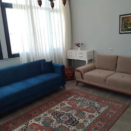 Flat Close To Sea With Balcony In Seferihisar 아파트