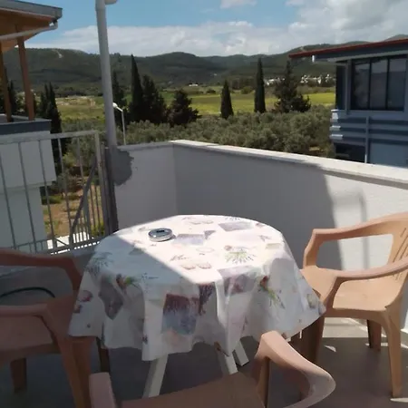 Flat Close To Sea With Balcony In Seferihisar Апартаменты Измир