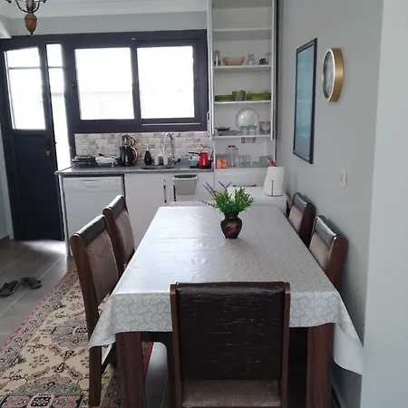 Flat Close To Sea With Balcony In Seferihisar Апартаменты