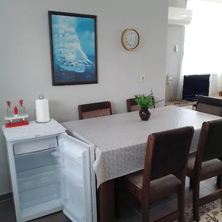 Апартаменты Flat Close To Sea With Balcony In Seferihisar Измир