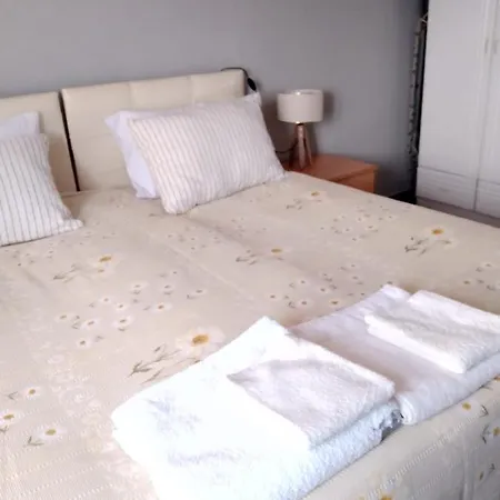 Flat Close To Sea With Balcony In Seferihisar